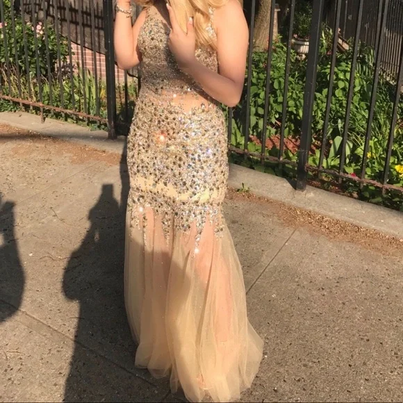 Beautiful champagne jeweled prom dress - Picture 1 of 5